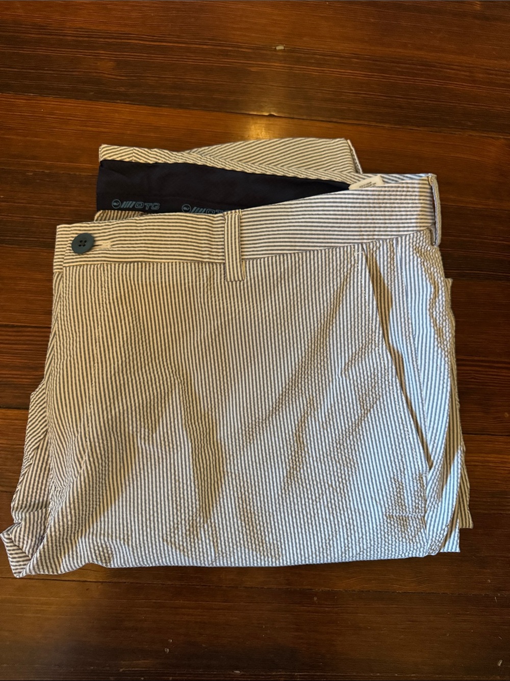 Vineyard Vines Men’s Seersucker Chinos - Navy & White Stripe